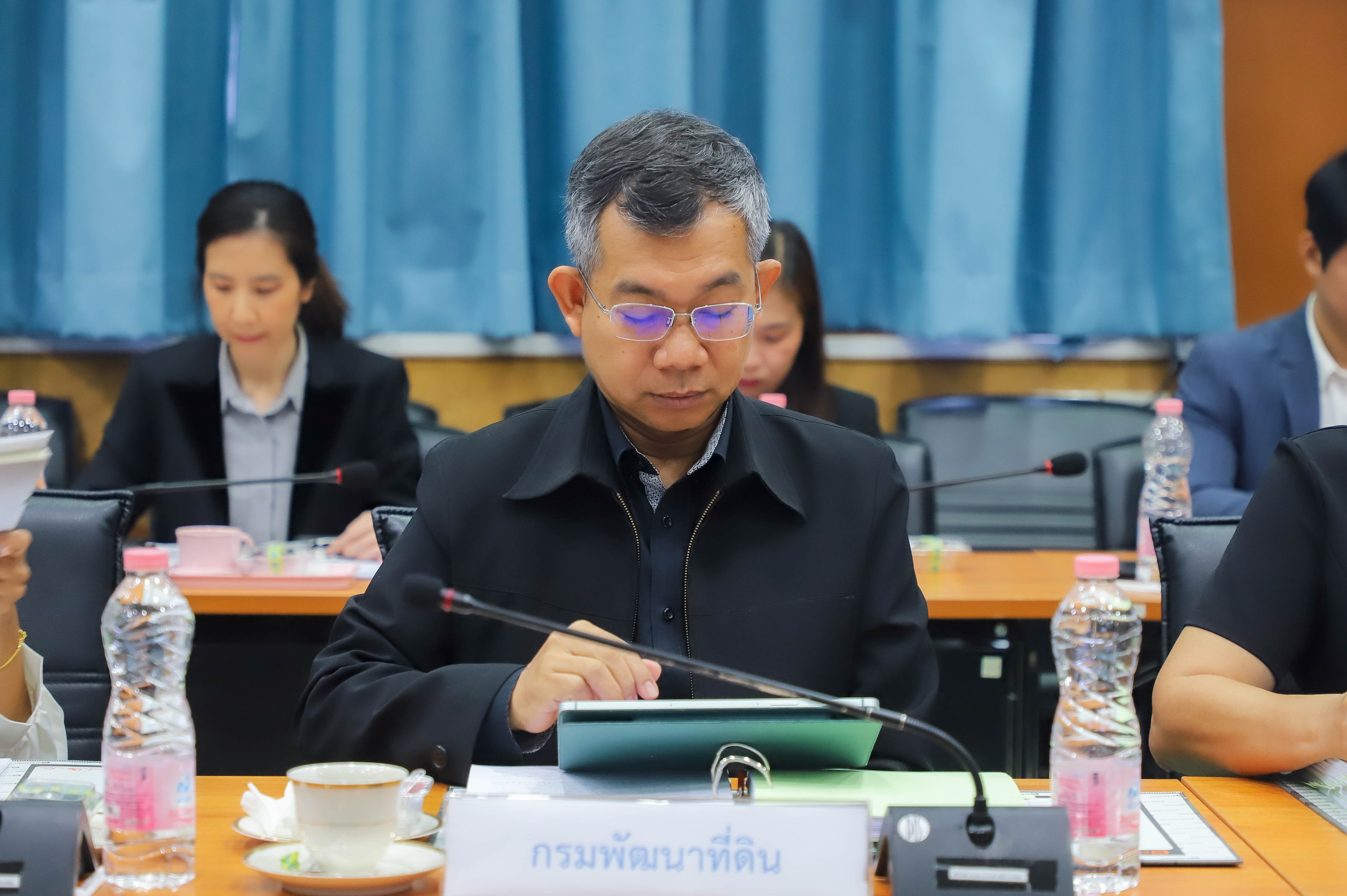 title - อกก.คง. เคาะ! ก่อสร้างสระเก็บน้ำ พัฒนาแหล่งน้ำและระบบกระจายน้ำ ไฟเขียว! หลักเกณฑ์การอนุมัติลดหรืองดเก็บดอกเบี้ย พร้อมเสนอ คปก. อนุมัติก่อสร้างระบบไฟฟ้าในแปลงที่ดิน